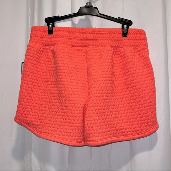 NWT-Womens Athletic Shorts Size Medium - Picture 2 of 4